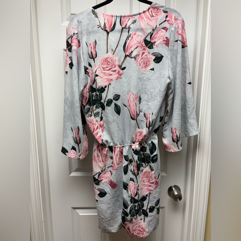 Glamorous Gray Floral Wrap Romper with Bell Sleeves Size Medium - Picture 10 of 10